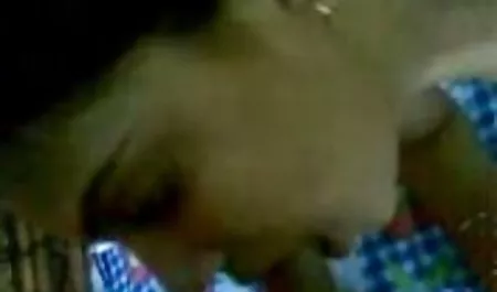 سبزه در جوراب ساق بلند در تخت خواب و نما در موقعیت های مختلف کانال اینستاگرام سکسی