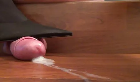 در سراسر جهان سکس سکس اینستاگرام بتا جنسن گسترش می یابد پاهای او را و آماده به فاک