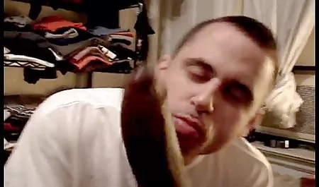 مامان با الاغ اینستاگرام گروه سکسی بزرگ در شلوار جین, حلق آویز کردن در خانه و بیرون رفتن