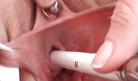 دختر نه تنها داره سکس خوب اینستا ولی گسترش می یابد پاهای او را در مقابل او.