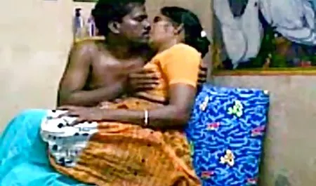 یک پرستار با اینستاگرام سکس الکسیس یک خال کوبی بر روی بدن او پرشهای بزرگ نشسته بر چهره معشوق