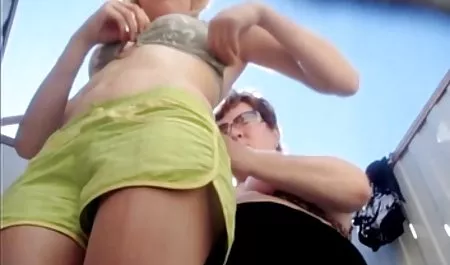 لاسی نظامی, گل رز با پارچه اینستاگرام سکس برده کتانی تخت در فیلم اقتباسی از فیلم در اولین فرد