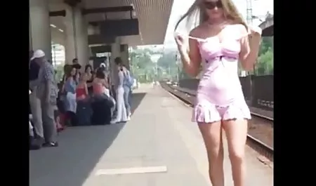 یک دختر جوان با ارائه می سکس انسان با حیوان اینستاگرام دهد از مقعد, رابطه جنسی با یک زن بسیار خوب عاشق