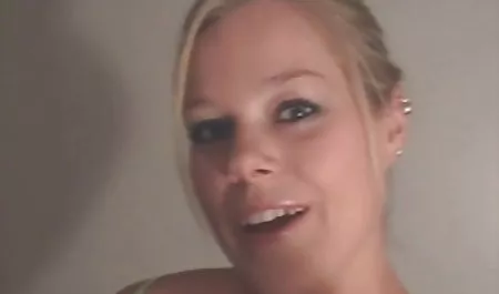 مادر بزرگ, فیلمsex اینستاگرام از طریق سوراخ در چهار