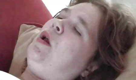 دانش آموزان از سن پترزبورگ بلوک را با هرج و مرج کانال سکسی اینستاگرام و خود ارضایی زن