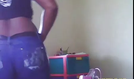 با موهای قرمز در انیمیشن سکسی اینستاگرام روغن سکس با تمرکز بر روی دوربین آماتور