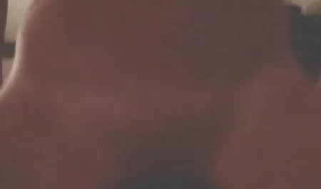 مامان, زن پست های سکسی اینستا سبزه با پستان های بزرگ, روش سوارکاری با فردی مربی