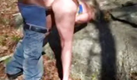 و لونا دافهای سکسی اینستاگرام میزبان با مشت بود در صحنه