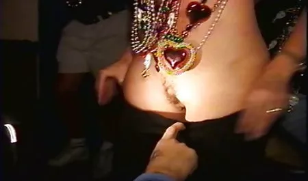 عزیز امی در یک پورنو, از خود راضی نشان ویدیوهای سکسی اینستاگرام می دهد بیدمشک او و