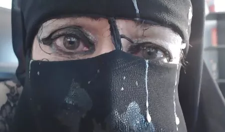 سبزه زیبا در مورد و نشان می دهد جوانان طبیعی سکس دختر در اینستاگرام بزرگ