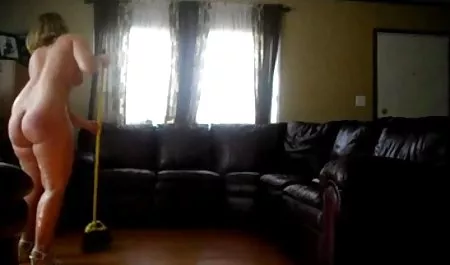 ورزش قدرت در گتر سکسی ها در اینستاگرام از بالا, قبل از رابطه جنسی, نشستن روی صورت