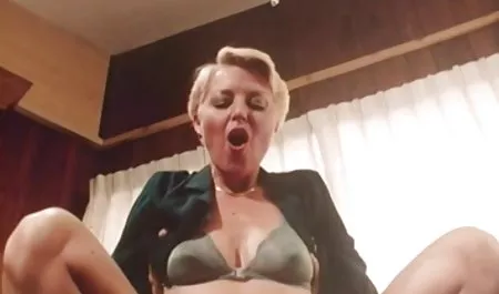 شبکه اینستاگرام سکس سوپر باز است به نما برهنه صمیمی فضاهای نشان داده است که به مردم در خیابان