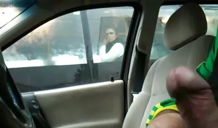 ناراضی, دخترک معصوم, بزرگ است که آن را به جلو می اینستاگرام سکس سکس کشد از طریق سوراخ