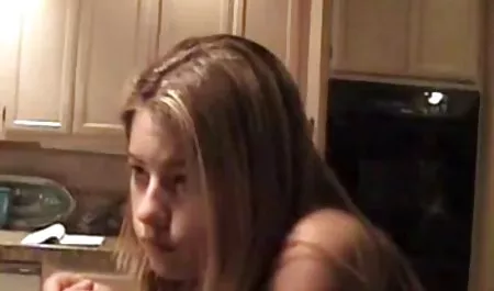 مست, دختران در جوراب ساق بلند, از این سال آغاز شد و با یک رقصنده در طول پست های سکسی اینستا یک باشگاه حزب