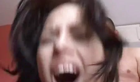 بالغ دهنی اسباب بازی و یک عضو در ریخته گری اینستاگرام های سکسی