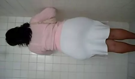 با جوانان بزرگ و بیدمشک زیر کیر بزرگ, پخش كردن, پاهای خود فیلم کوتاه سکسی در اینستاگرام را در جوراب ساق بلند