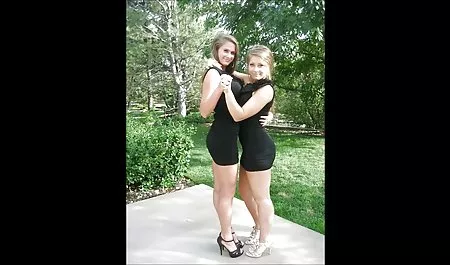 چهل سال قدیمی سبزه, تنگ, استمناء با اسباب بازی سکس کس در اینستاگرام های جنسی بر روی پله ها